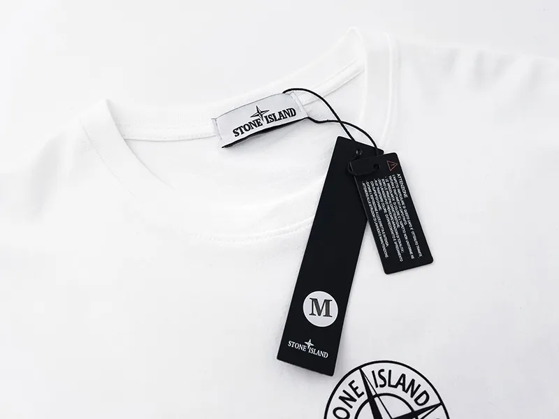 W610#P110💰 Stone Island logo printed front and back short-sleeved men's and women's loose casual T-shirts. Made of 260g combed cotton with 32-count double yarn. Double-threaded two-needle pressed thread. No deformation after long-term washing. Imported 3D printing. No fading. No cracking. Authentic pattern making. Double tags washed. Original packaging. Color: black-white. Size M-XXL.